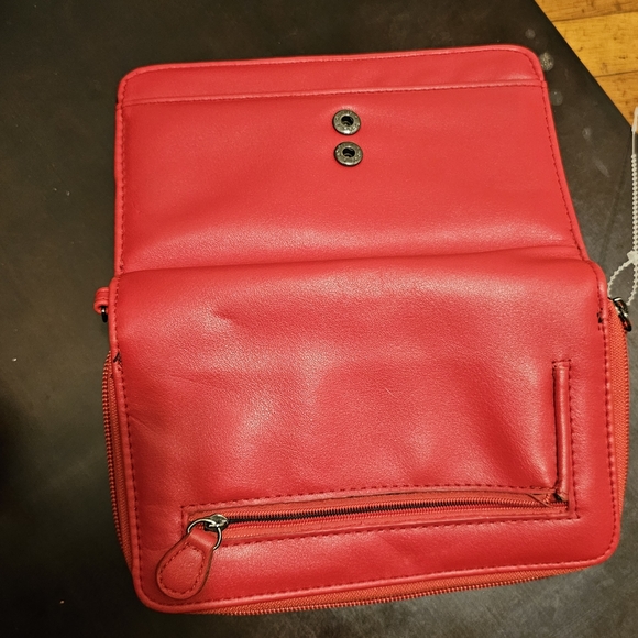 Red Wallet - Picture 4 of 6